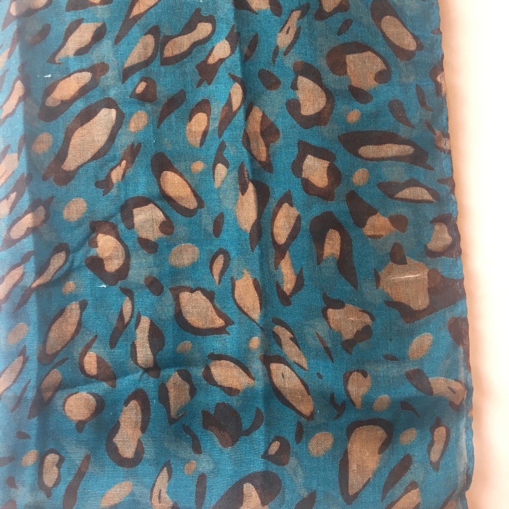 Leopard print Scarf - Picture 4 of 4